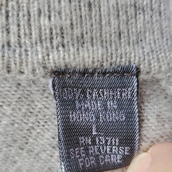 Lord & Taylor 2 Ply CASHMERE Gray Crewneck Sweater - Picture 3 of 10